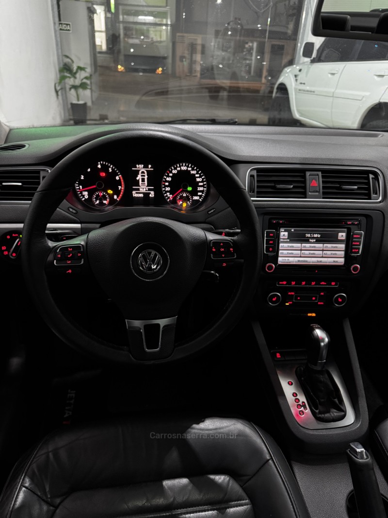 JETTA 2.0 TSI HIGHLINE 200CV GASOLINA 4P TIPTRONIC - 2012 - CAXIAS DO SUL