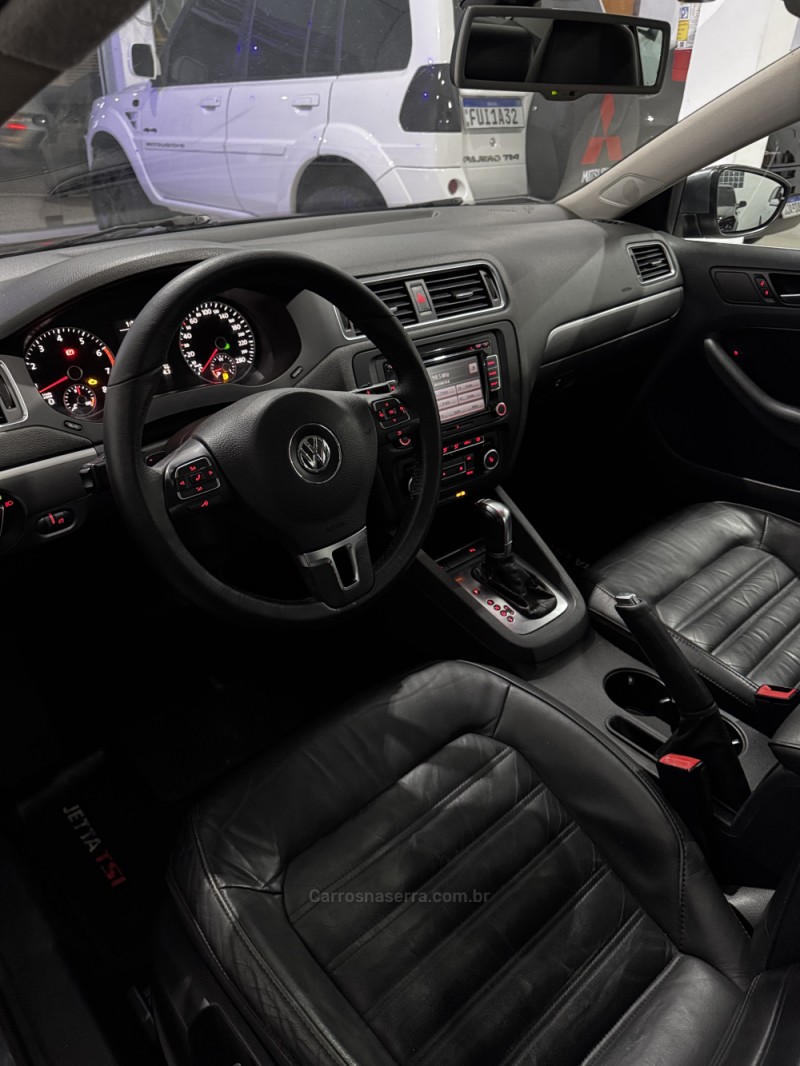 JETTA 2.0 TSI HIGHLINE 200CV GASOLINA 4P TIPTRONIC - 2012 - CAXIAS DO SUL