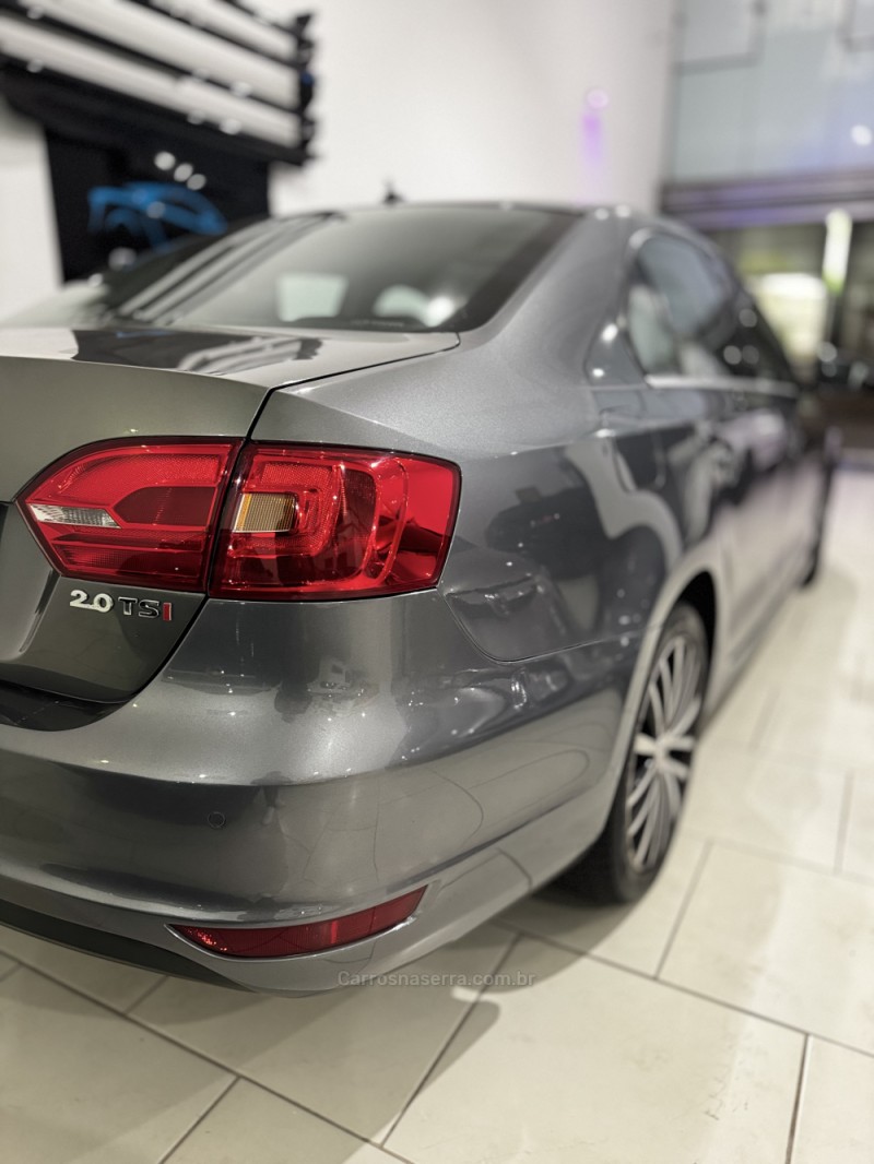 JETTA 2.0 TSI HIGHLINE 200CV GASOLINA 4P TIPTRONIC - 2012 - CAXIAS DO SUL
