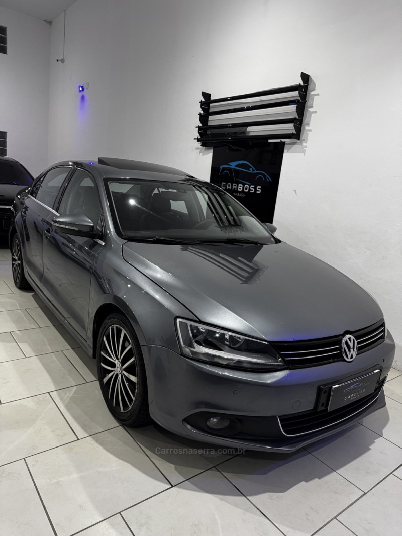 jetta 2.0 tsi highline 200cv gasolina 4p tiptronic 2012 caxias do sul
