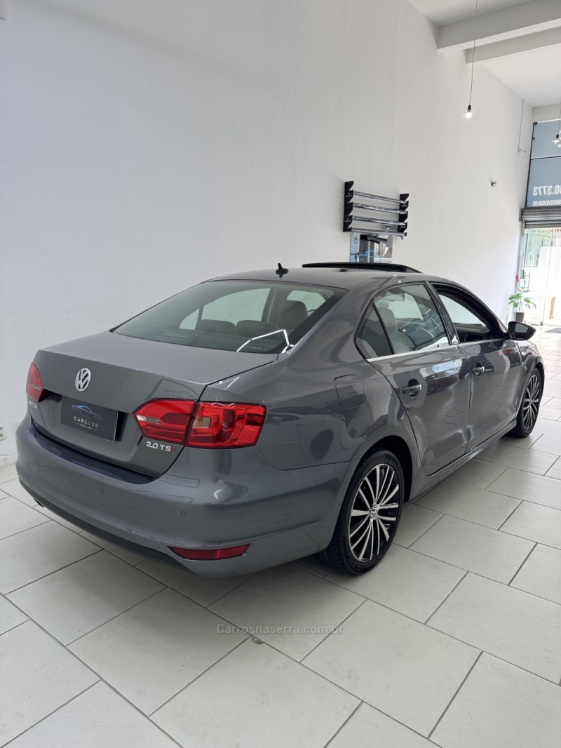 JETTA 2.0 TSI HIGHLINE 200CV GASOLINA 4P TIPTRONIC - 2012 - CAXIAS DO SUL