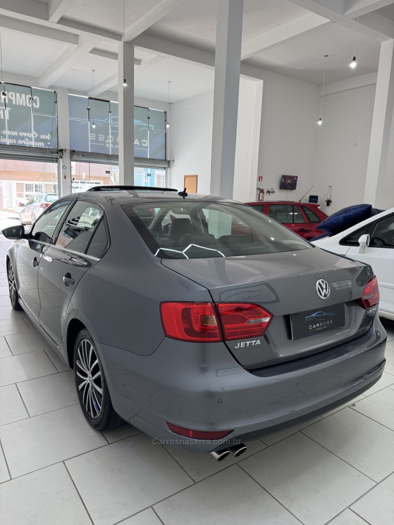 JETTA 2.0 TSI HIGHLINE 200CV GASOLINA 4P TIPTRONIC - 2012 - CAXIAS DO SUL