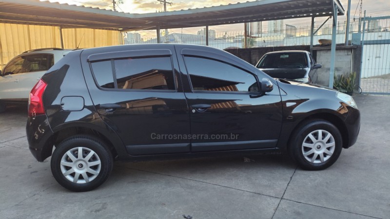 SANDERO 1.0 EXPRESSION 16V FLEX 4P MANUAL - 2011 - CAXIAS DO SUL