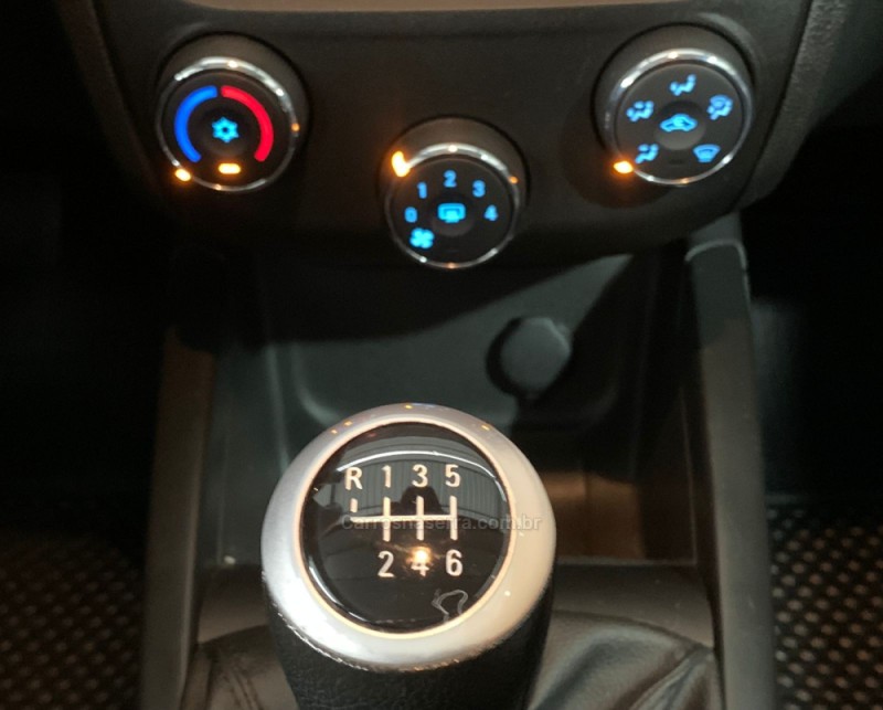 ONIX 1.0 MPFI LT 8V FLEX 4P MANUAL - 2018 - CAXIAS DO SUL
