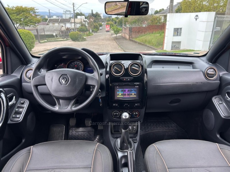 DUSTER 1.6 DYNAMIQUE 4X2 16V FLEX 4P MANUAL - 2017 - VENâNCIO AIRES