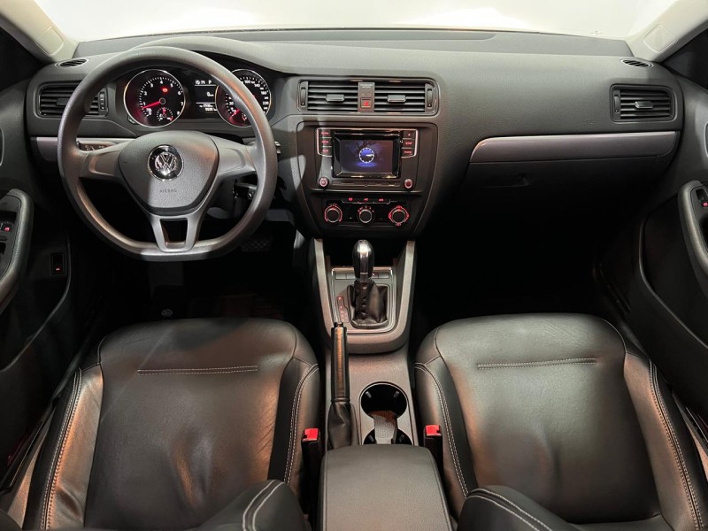 JETTA 1.4 16V TSI TRENDLINE GASOLINA 4P TIPTRONIC - 2017 - FARROUPILHA