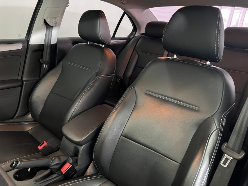 JETTA 1.4 16V TSI TRENDLINE GASOLINA 4P TIPTRONIC - 2017 - FARROUPILHA
