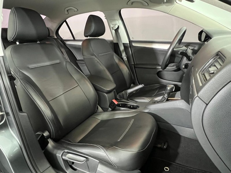 JETTA 1.4 16V TSI TRENDLINE GASOLINA 4P TIPTRONIC - 2017 - FARROUPILHA
