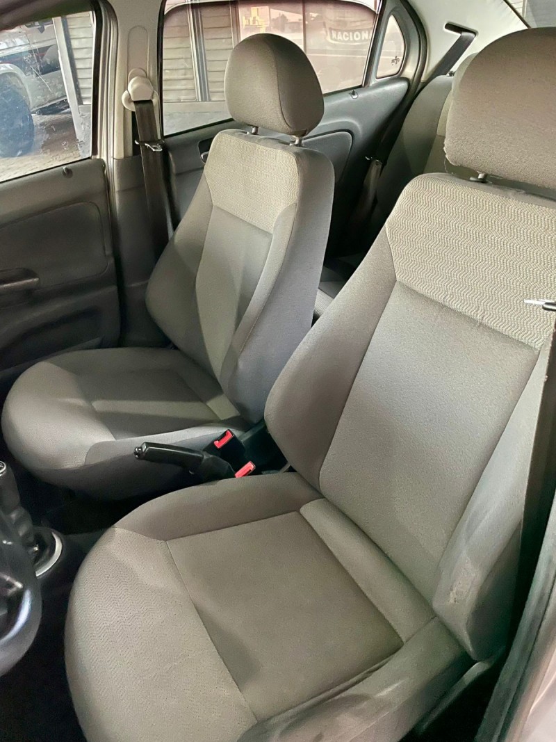 VOYAGE 1.0 MI CITY 8V FLEX 4P MANUAL - 2010 - CAXIAS DO SUL
