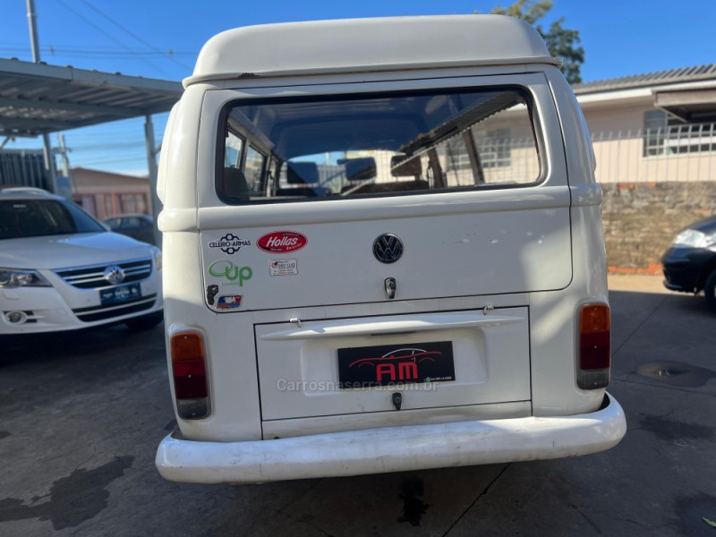 KOMBI 1.6 LUXO 8V GASOLINA 3P MANUAL - 2004 - CAXIAS DO SUL