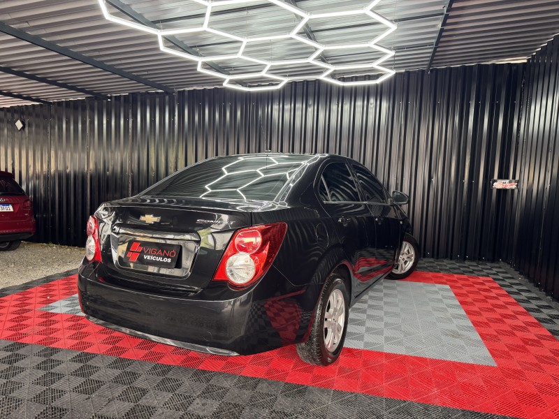 SONIC 1.6 LT SEDAN 16V FLEX 4P AUTOMÁTICO - 2013 - CAXIAS DO SUL