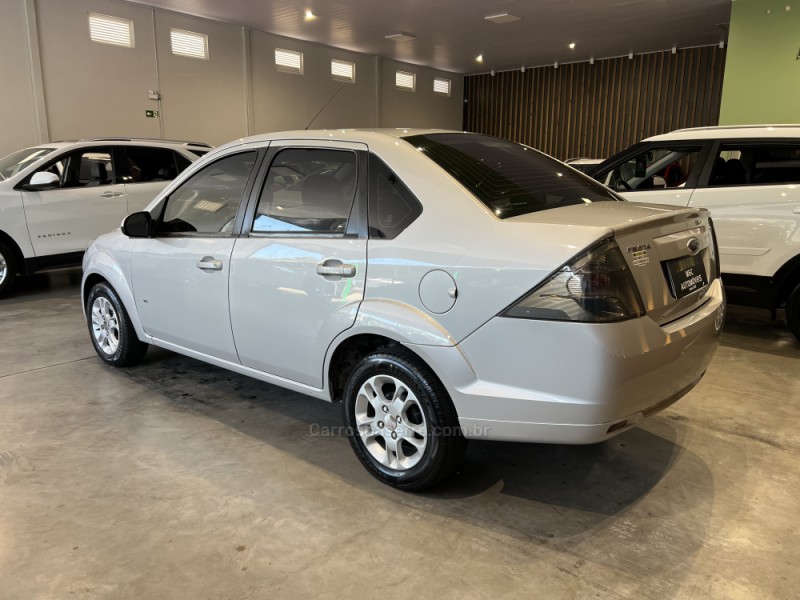 FIESTA 1.6 SE SEDAN 16V FLEX 4P MANUAL - 2014 - CAXIAS DO SUL