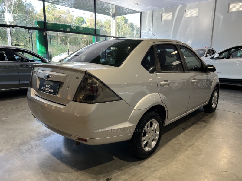 FIESTA 1.6 SE SEDAN 16V FLEX 4P MANUAL - 2014 - CAXIAS DO SUL