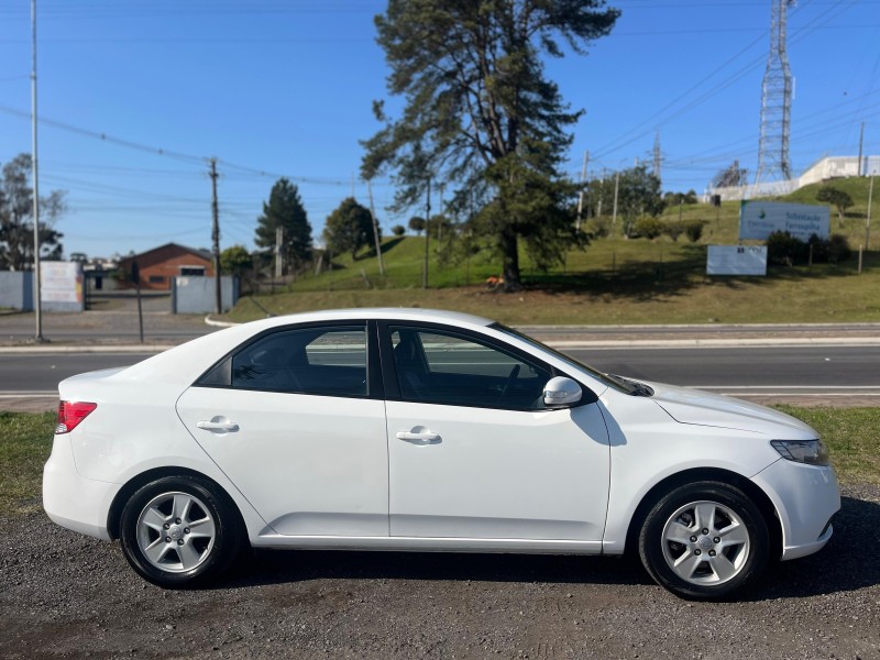 CERATO 1.6 EX2 SEDAN 16V GASOLINA 4P MANUAL