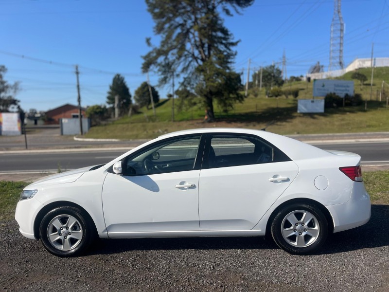 CERATO 1.6 EX2 SEDAN 16V GASOLINA 4P MANUAL - 2010 - FARROUPILHA