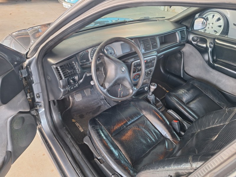 VECTRA 2.2 MPFI CHALLENGE 16V GASOLINA 4P MANUAL - 2001 - CAXIAS DO SUL