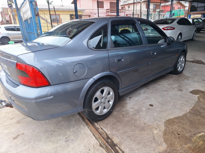 VECTRA 2.2 MPFI GLS 8V GASOLINA 4P MANUAL - 2000 - CAXIAS DO SUL