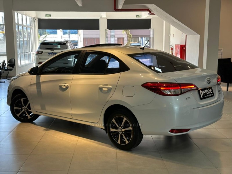 YARIS 1.5 XLS SEDAN 16V FLEX 4P AUTOMÁTICO - 2022 - CAXIAS DO SUL
