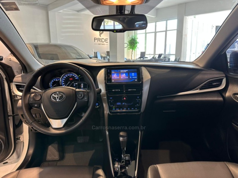 YARIS 1.5 XLS SEDAN 16V FLEX 4P AUTOMÁTICO - 2022 - CAXIAS DO SUL