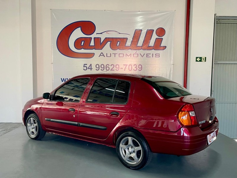 CLIO 1.0 RT SEDAN 16V GASOLINA 4P MANUAL - 2001 - CAXIAS DO SUL