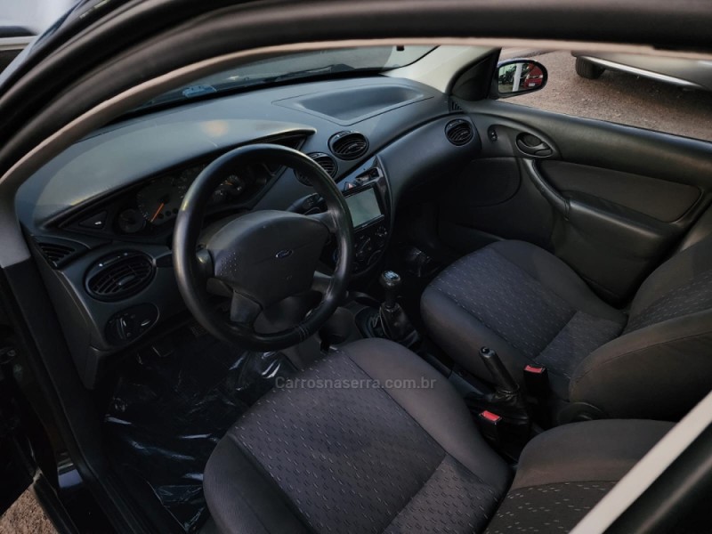 FOCUS 1.6 SE 8V FLEX 4P MANUAL - 2004 - VACARIA