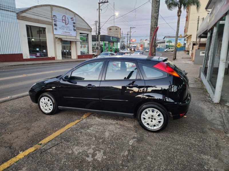 FOCUS 1.6 SE 8V FLEX 4P MANUAL - 2004 - VACARIA