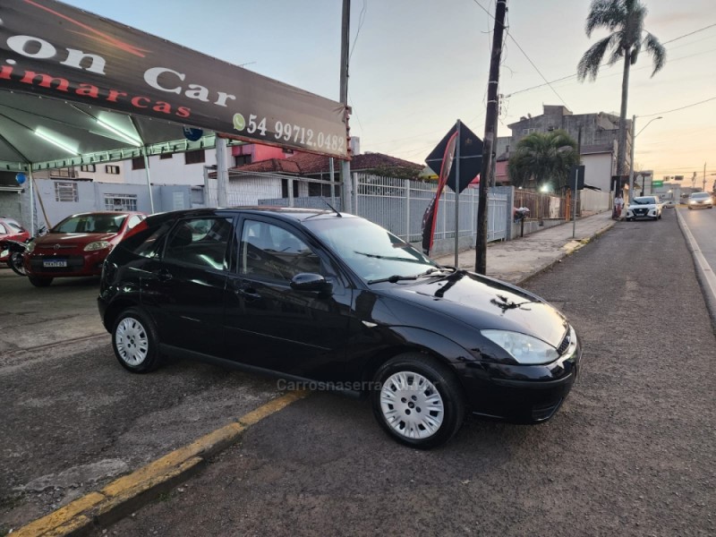 FOCUS 1.6 SE 8V FLEX 4P MANUAL - 2004 - VACARIA