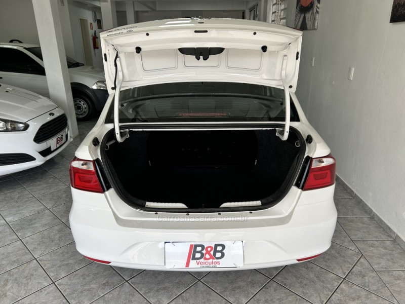VOYAGE 1.0 MI TRENDLINE 8V FLEX 4P MANUAL - 2022 - NOVA PRATA