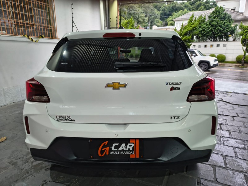 ONIX 1.0 LTZ 12V TURBO FLEX 4P MANUAL - 2022 - CAXIAS DO SUL
