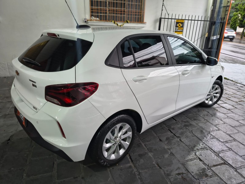 ONIX 1.0 LTZ 12V TURBO FLEX 4P MANUAL - 2022 - CAXIAS DO SUL