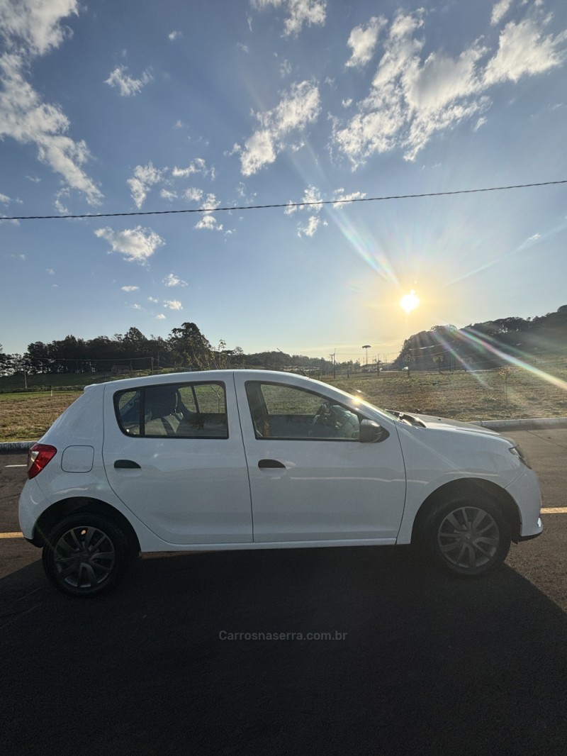 SANDERO 1.0 AUTHENTIQUE 12V FLEX 4P MANUAL - 2019 - CARLOS BARBOSA