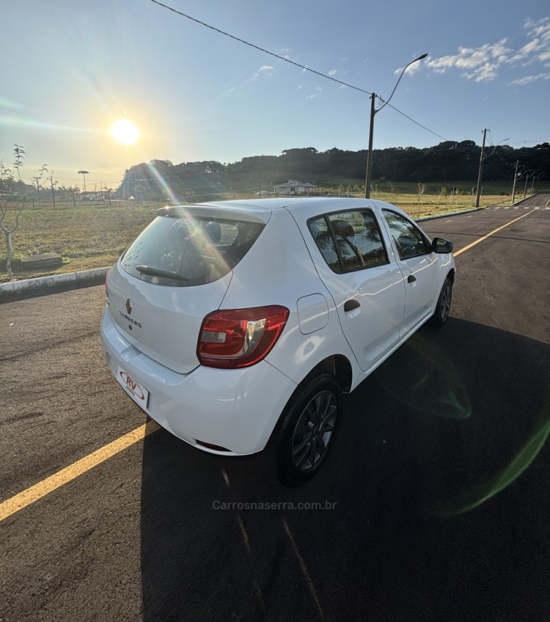 SANDERO 1.0 AUTHENTIQUE 12V FLEX 4P MANUAL - 2019 - CARLOS BARBOSA