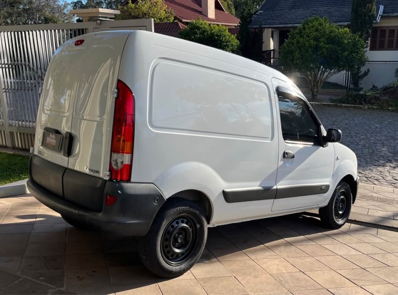 KANGOO 1.6 EXPRESS 16V FLEX 4P MANUAL - 2014 - NOVA PETRóPOLIS