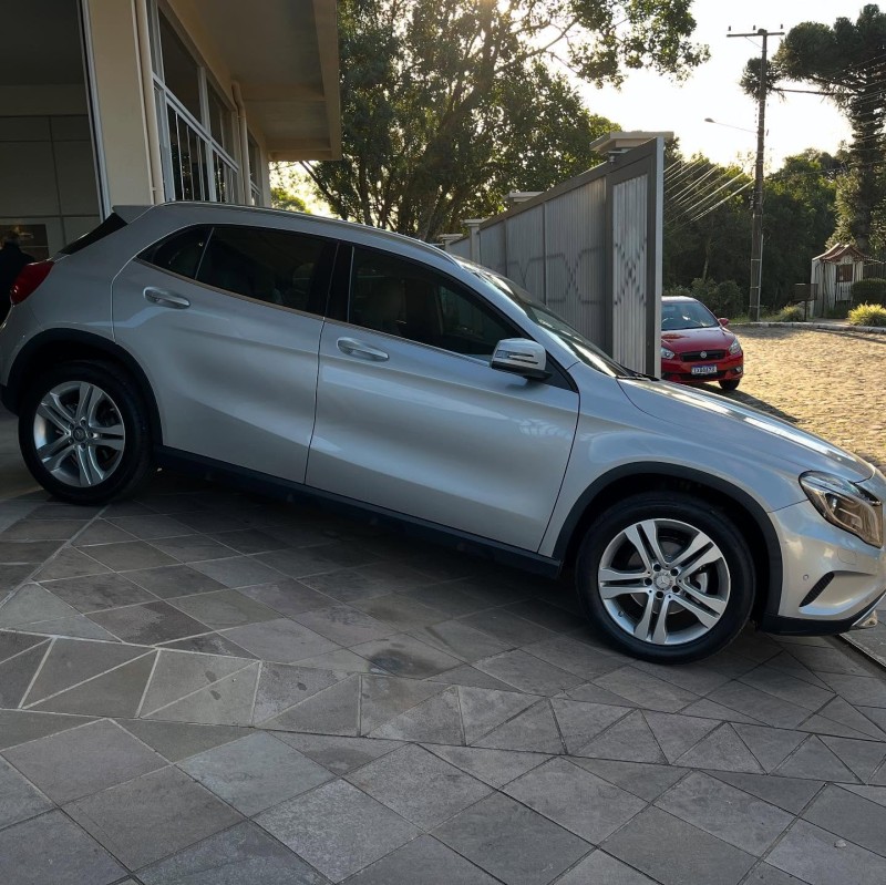 GLA 200 1.6 CGI ADVANCE 16V TURBO FLEX 4P AUTOMÁTICO - 2017 - NOVA PETRóPOLIS