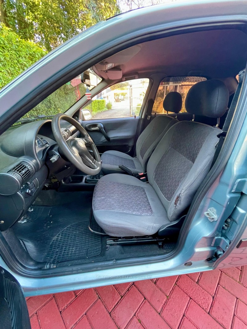 CORSA 1.0 MPFI CLASSIC SEDAN LIFE 8V FLEX 4P MANUAL - 2003 - ROLANTE