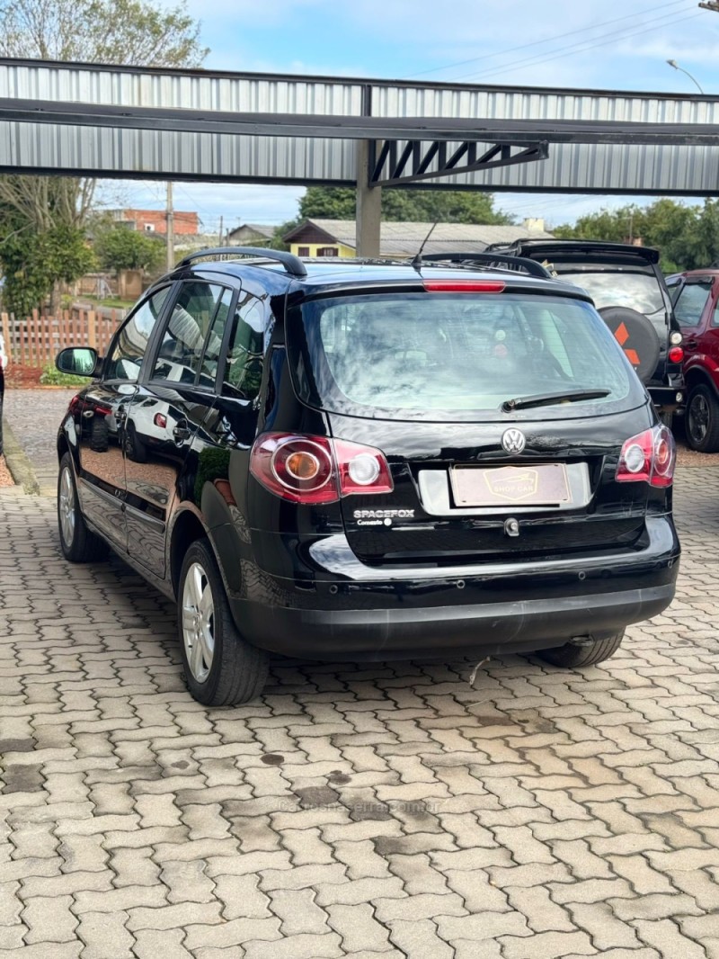 SPACEFOX 1.6 MI 8V FLEX 4P MANUAL - 2010 - MONTENEGRO