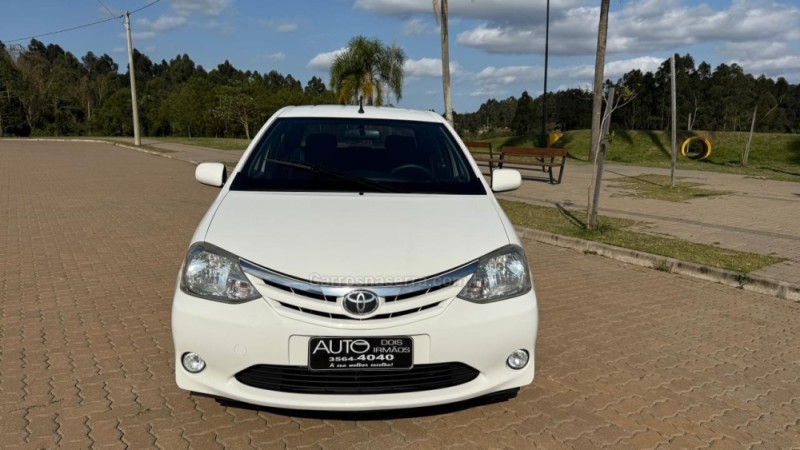 ETIOS 1.5 XLS SEDAN 16V FLEX 4P MANUAL - 2013 - DOIS IRMãOS