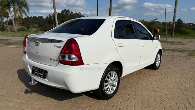 ETIOS 1.5 XLS SEDAN 16V FLEX 4P MANUAL - 2013 - DOIS IRMãOS