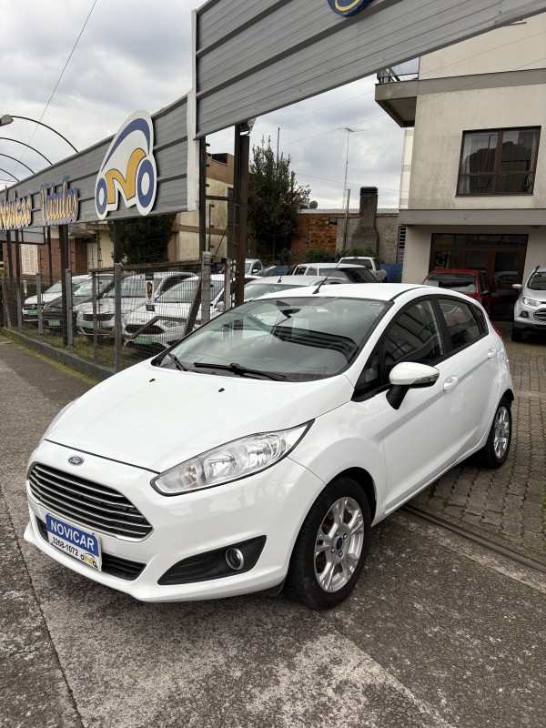 FIESTA 1.5 SE HATCH 16V FLEX 4P MANUAL - 2015 - FARROUPILHA