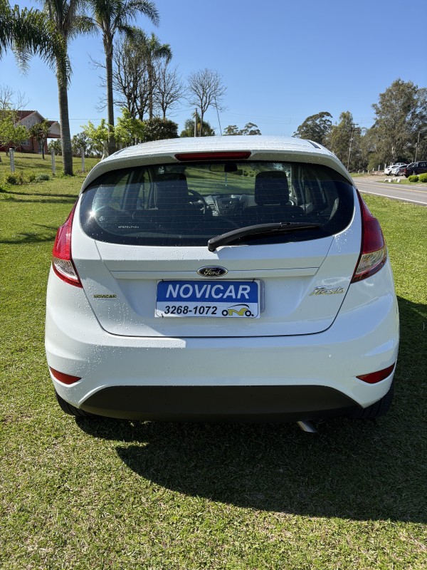 FIESTA 1.5 SE HATCH 16V FLEX 4P MANUAL - 2015 - FARROUPILHA