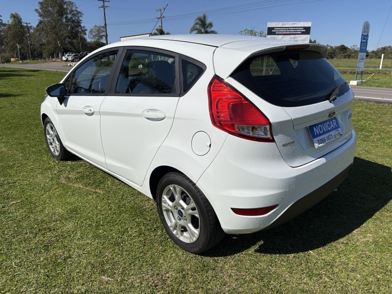 FIESTA 1.5 SE HATCH 16V FLEX 4P MANUAL - 2015 - FARROUPILHA
