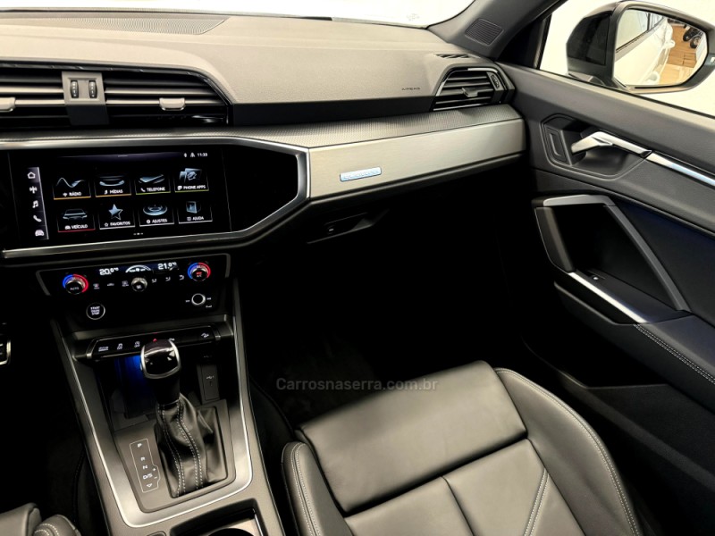 Q3 2.0 TFSI PERFORMANCE BLACK QUATTRO GASOLINA 4P AUTOMÁTICO - 2024 - CASCA
