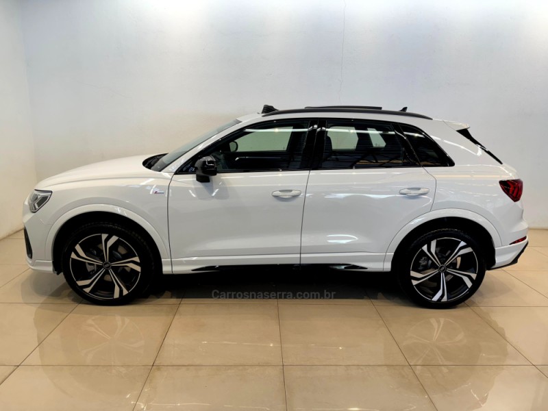 Q3 2.0 TFSI PERFORMANCE BLACK QUATTRO GASOLINA 4P AUTOMÁTICO - 2024 - CASCA