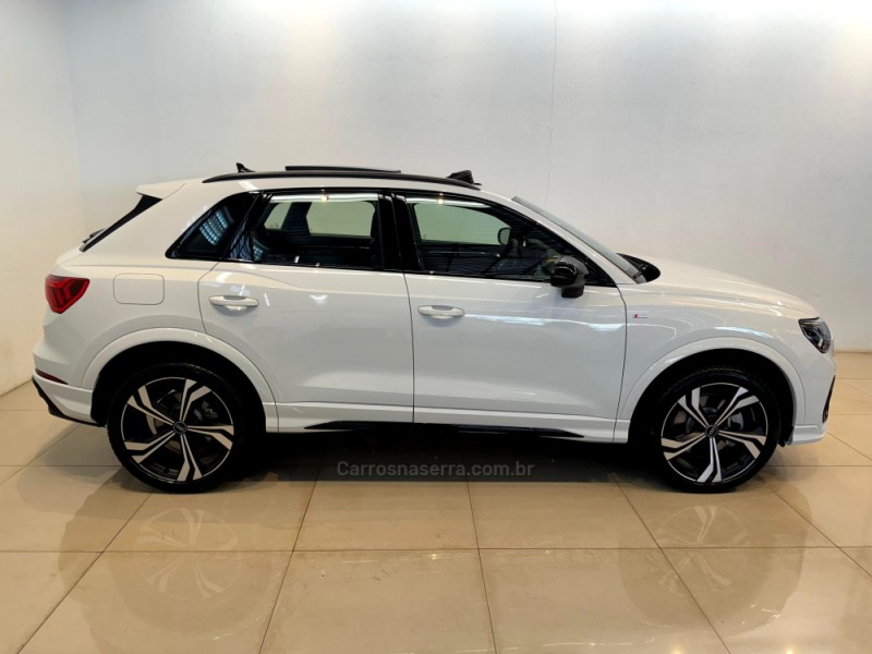 Q3 2.0 TFSI PERFORMANCE BLACK QUATTRO GASOLINA 4P AUTOMÁTICO - 2024 - CASCA