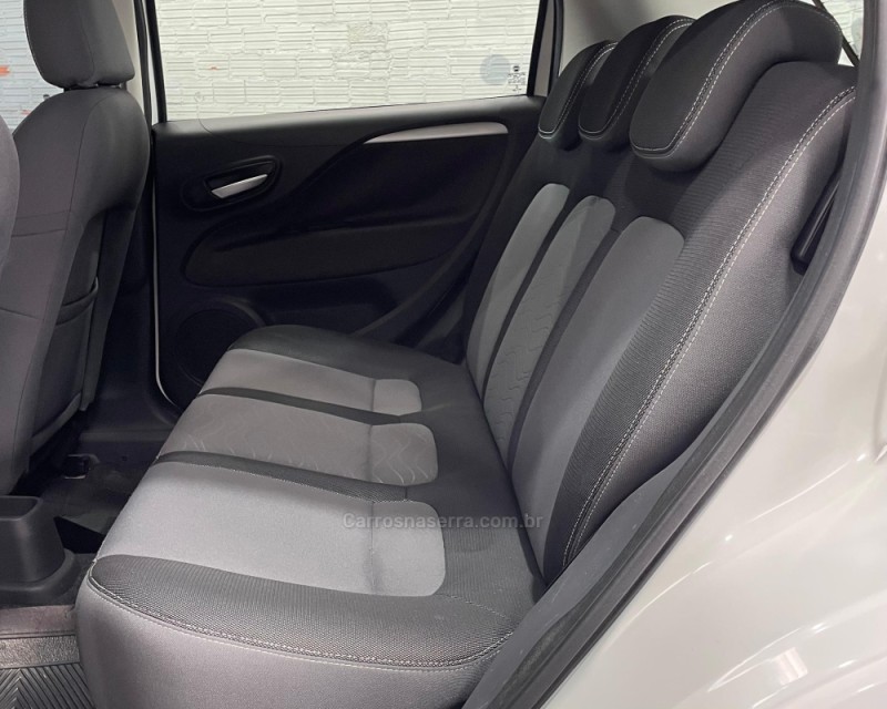 PUNTO 1.4 ATTRACTIVE ITALIA 8V FLEX 4P MANUAL - 2015 - VACARIA