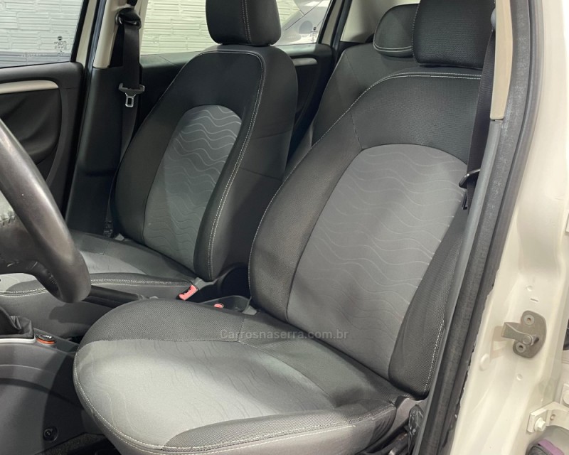 PUNTO 1.4 ATTRACTIVE ITALIA 8V FLEX 4P MANUAL - 2015 - VACARIA