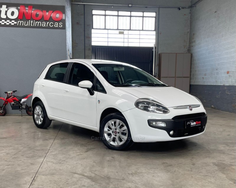 PUNTO 1.4 ATTRACTIVE ITALIA 8V FLEX 4P MANUAL - 2015 - VACARIA
