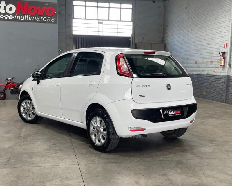 PUNTO 1.4 ATTRACTIVE ITALIA 8V FLEX 4P MANUAL - 2015 - VACARIA