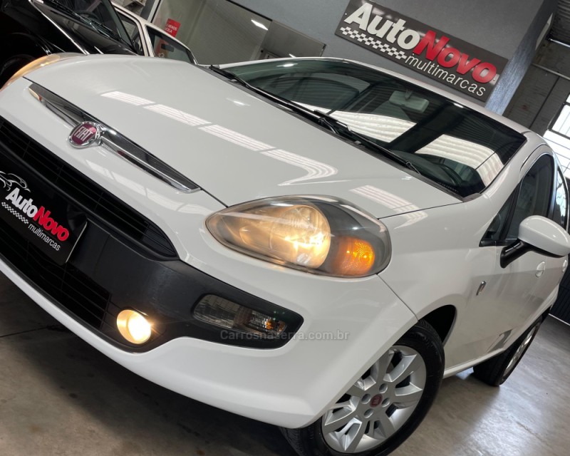 PUNTO 1.4 ATTRACTIVE ITALIA 8V FLEX 4P MANUAL - 2015 - VACARIA