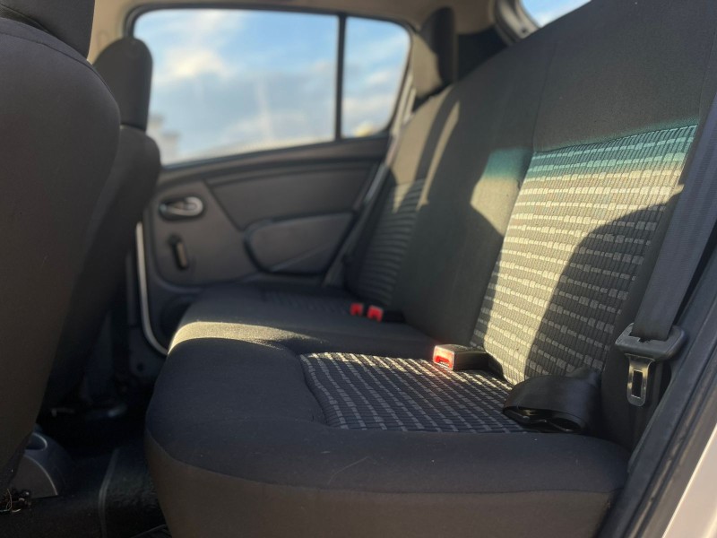SANDERO 1.0 EXPRESSION 16V FLEX 4P MANUAL - 2014 - CAXIAS DO SUL